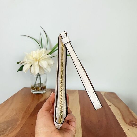 Bundle NWT Coach Logan Duffle bag and Corner zip Wristlet With Coach Stripe‎ - Picture 12 of 13